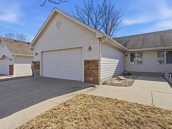 2nd image of 303 SE 30th St