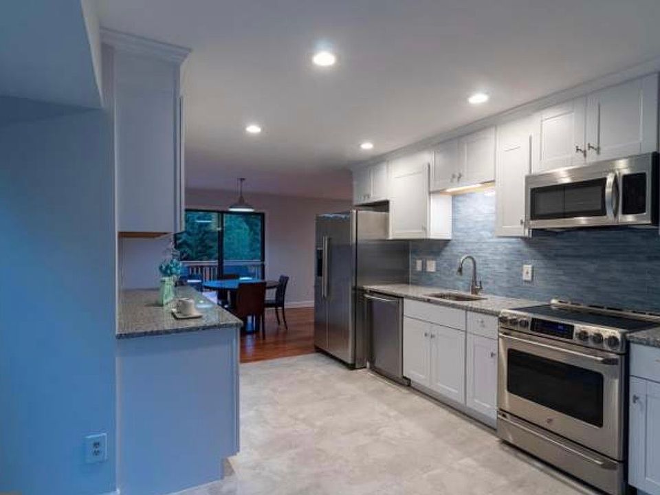 1st image of 9550 Fern Hollow Way