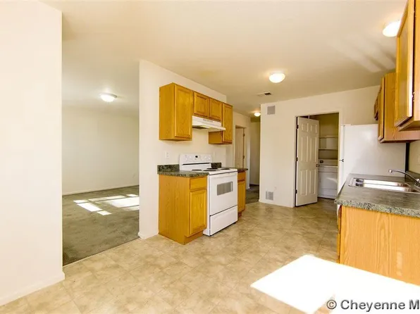 334 Abby Rd, Cheyenne, WY