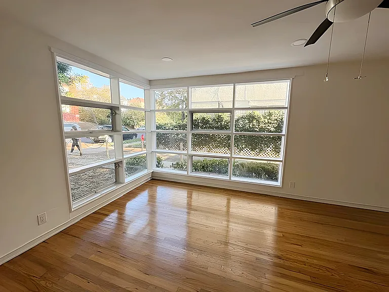 215 N Kenmore Ave #D — Photo 1