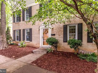 11860 Saint Trinians Ct, Reston, VA 20191