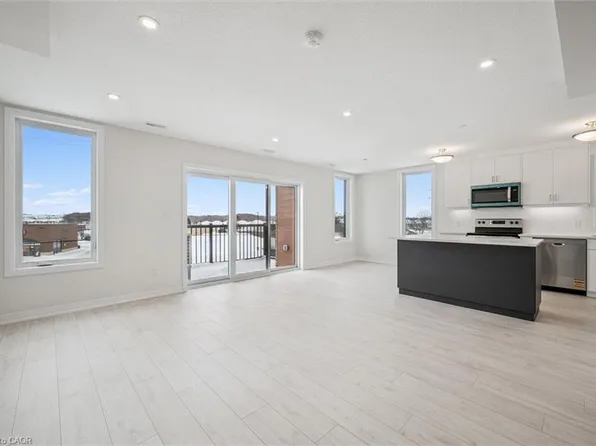 525 Erinbrook Dr #C062, Kitchener, ON N2E 2V8