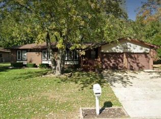 2060 Solar Ave, Decatur, IL 62526