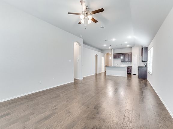 4th image of 229 Rosemary Dr