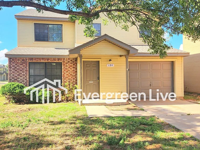 124 Crusader Ct — Photo 1