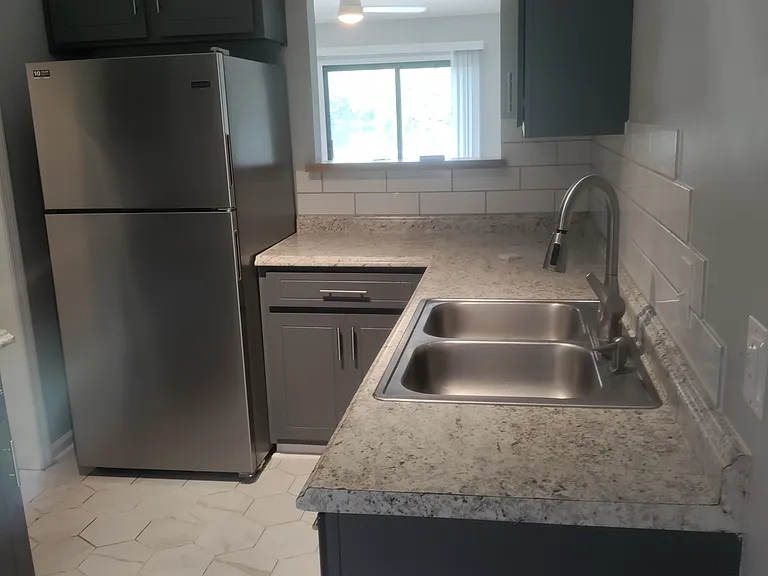 169 E Lakemont Dr #B — Photo 9