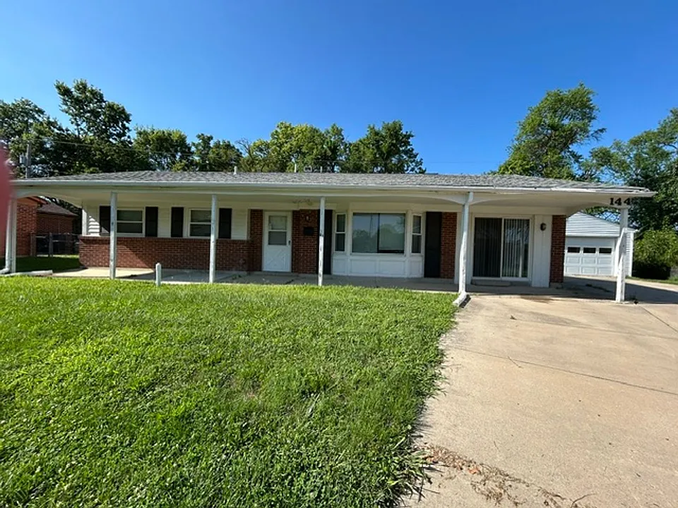 144 McCraw Dr