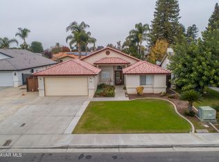5506 Seasons Dr, Bakersfield, CA 93313