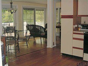 4th image of 11 Barry Ct