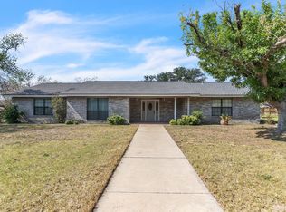 402 Meandering Way, Del Rio, TX 78840
