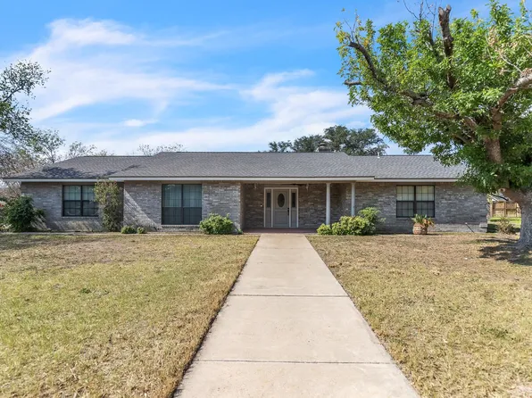 402 Meandering Way, Del Rio, TX 78840