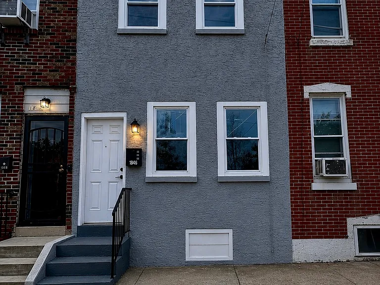 1846 E Madison St — Photo 21