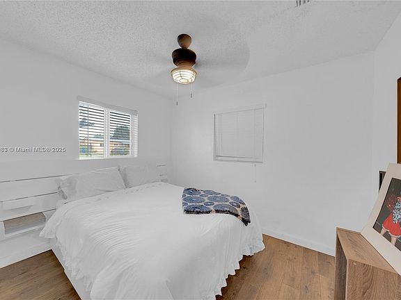 2nd image of 9880 Jamaica Dr