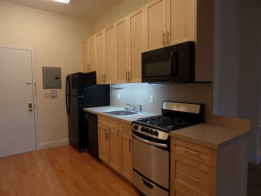Rented by Brown Harris Stevens | media 2