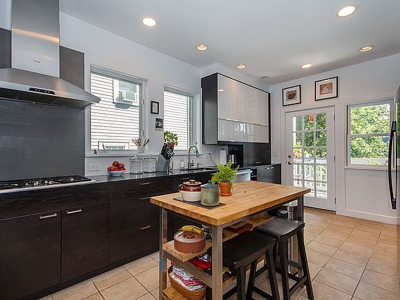 Chef's Kitchen, gas cooking