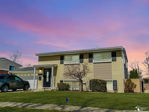 31872 Lafler Dr, Rockwood, MI 48173