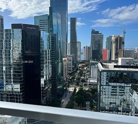 3rd image of 1060 Brickell Ave APT 2707