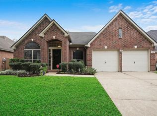135 Skycrest Dr, Sugar Land, TX 77479