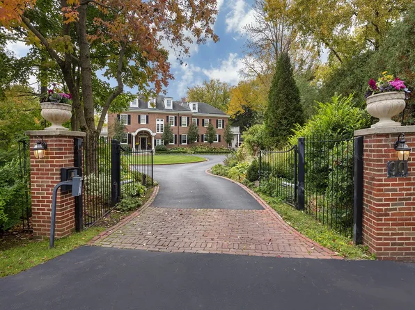 90 Locust Rd, Winnetka, IL 60093