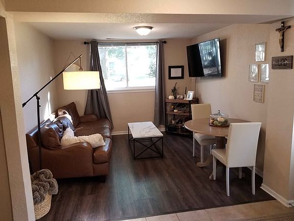 3rd image of 803 Yuma Ave #803