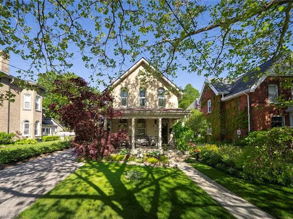 11 Chestnut Ave, Brantford, ON N3T 4B9