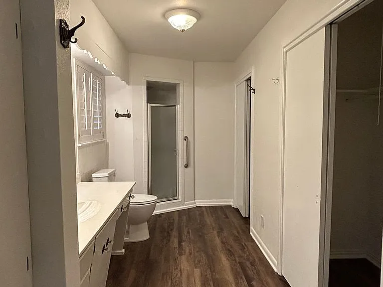 1702 Bonham Ave — Photo 30