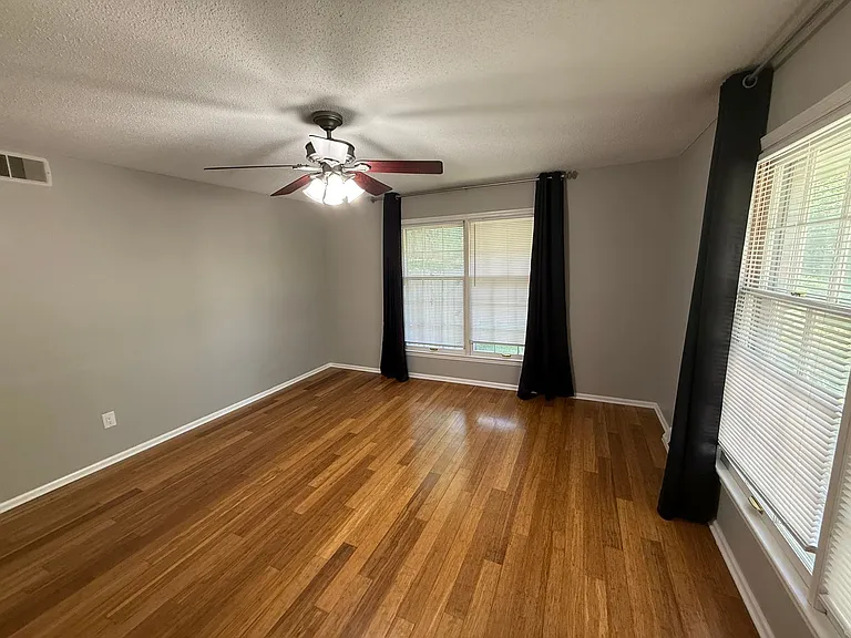 2500 Bluff Blvd — Photo 17