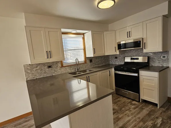 6313 W Montrose Ave #1, Chicago, IL 60634