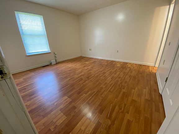 5th image of 316 Clearwater Way