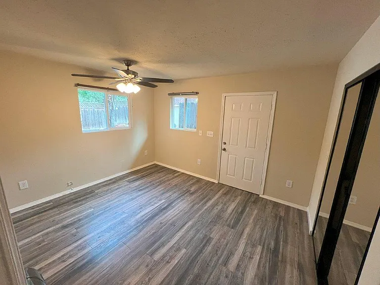 17440 Almond Rd — Photo 4