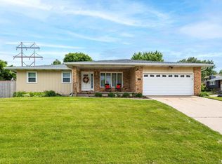 4107 W Central Park Ave, Davenport, IA 52804