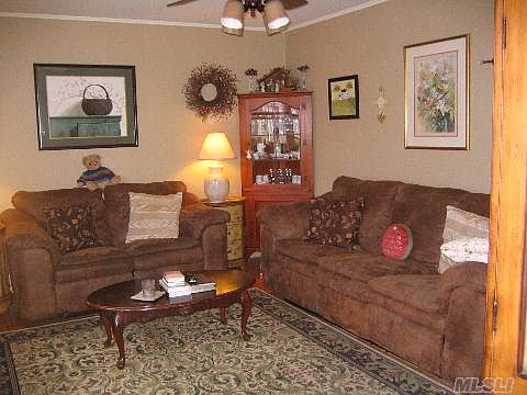 3rd image of 6 Heath Ln