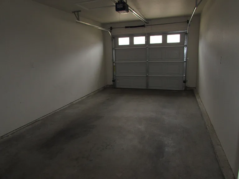 114 Andrews Dr — Photo 25