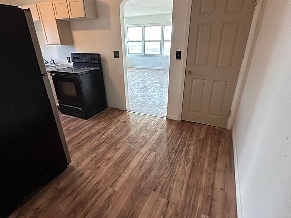 2nd image of 3488 Ames Ave #2