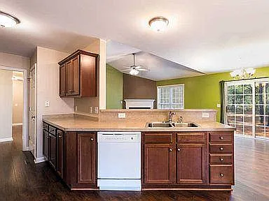 353 Spring Meadows Dr — Photo 6