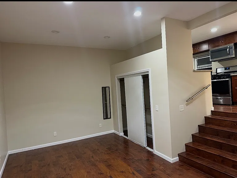 3933 Marine View Ave #A — Photo 2
