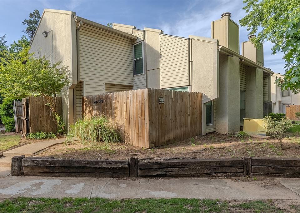 1st image of 824 Cardinal Creek Blvd