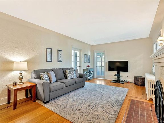 5th image of 1417 Stoneybrook Ave