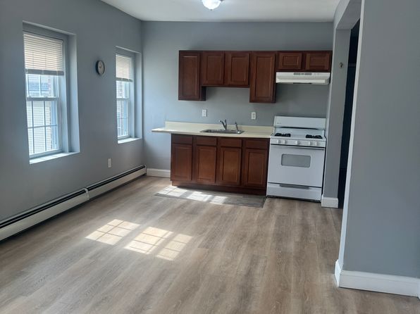 77 N Walnut St #2