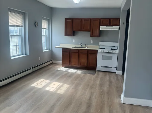 77 N Walnut St #2, Waterbury, CT 06704