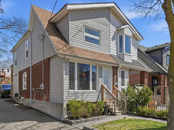 45 Hiltz Ave, Toronto, ON M4L 2N6