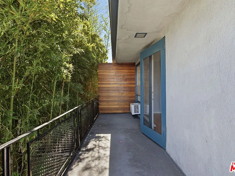 1155 N Clark St #1 — Photo 6