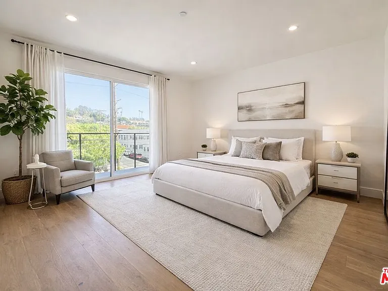 6847 N Figueroa St — Photo 11