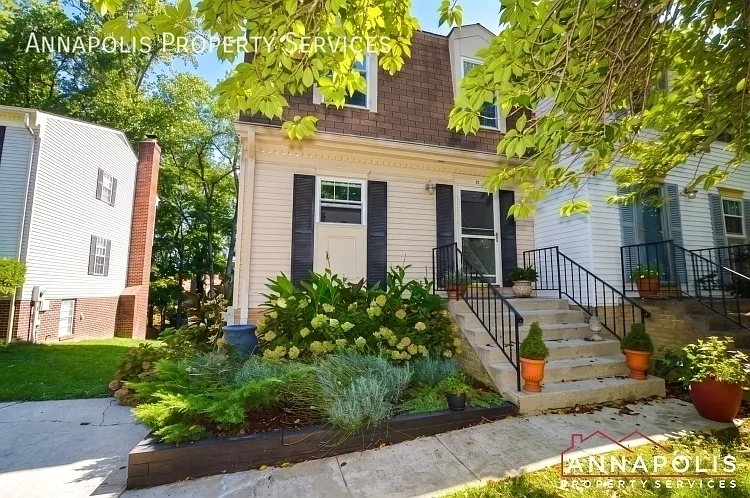 17 Mooring Point Ct — Photo 1