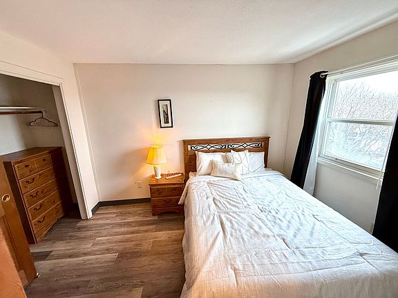 5th image of 383 College St #3A