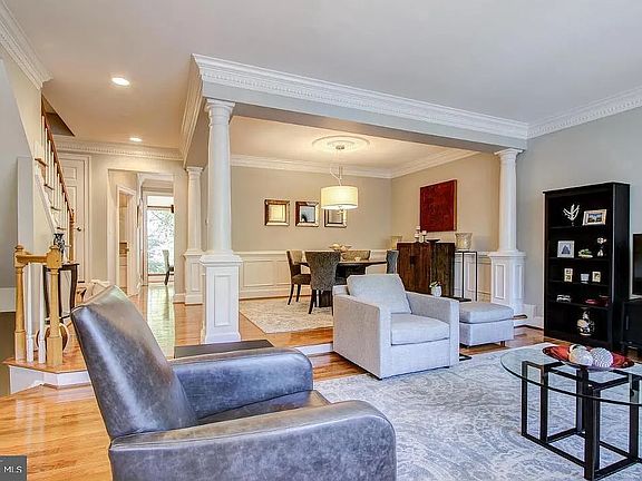3rd image of 9936 Foxborough Cir