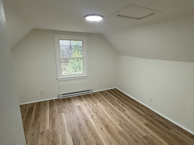 1003 William Dr — Photo 9