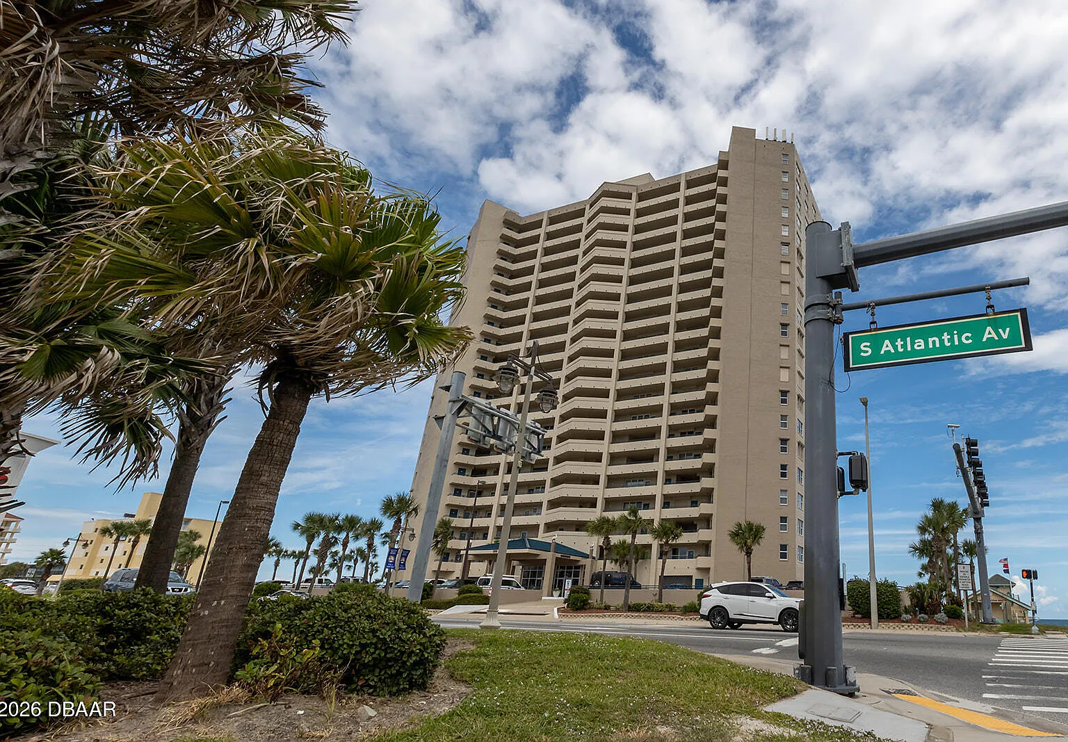 2 bed, 2.0 bath, 1395 sqft, $3,000 — Photo 2