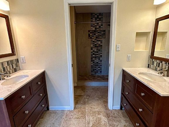 5th image of 12316 Blue Water Dr