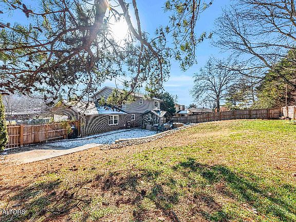 3rd image of 7411 Homestead Dr
